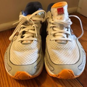 New Balance Minimus WR10OG running shoes